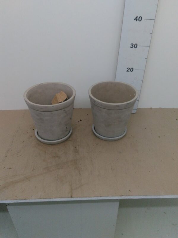 Vaso Ceramica Grigio Con Piattino H. 19 Ø 13/ 18 ( Cf Da 2 Pz)